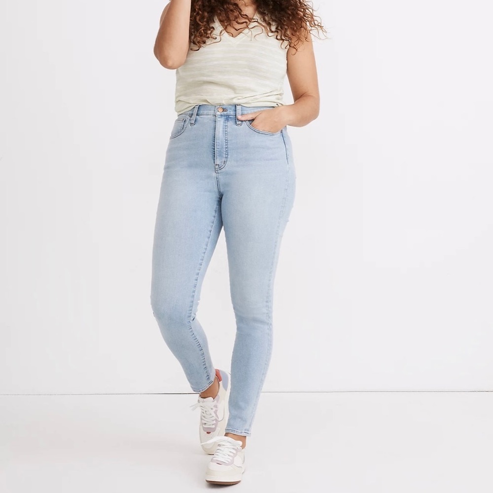 NWOT Madewell 11" High-Rise Roadtripper Authentic Jeans in Meade Wash